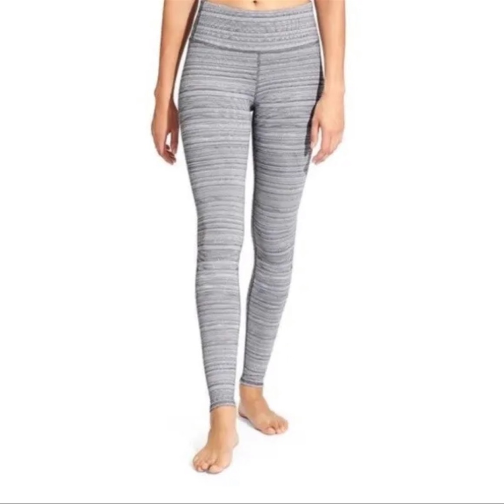 Athleta Jaquard chateranga black white leggings size medium